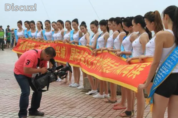 从“千年古城”到“泳装之都”